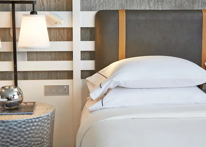 The Worthington Renaissance Worth Hotel 4*