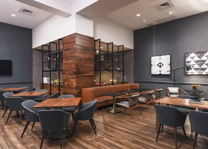 Hotel The Worthington Renaissance Worth 4*