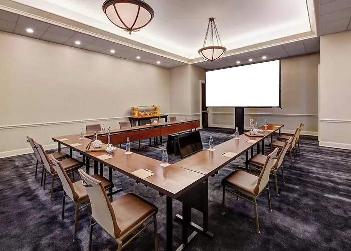 Hotel The Worthington Renaissance Worth 4*